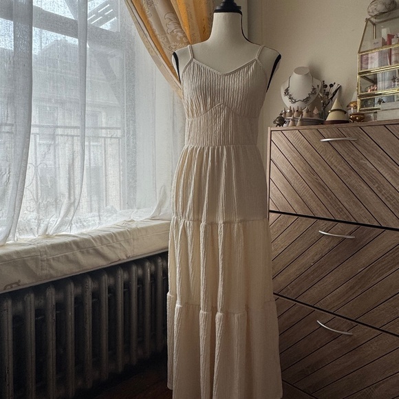 Vintage-style cream dress - Picture 1 of 5